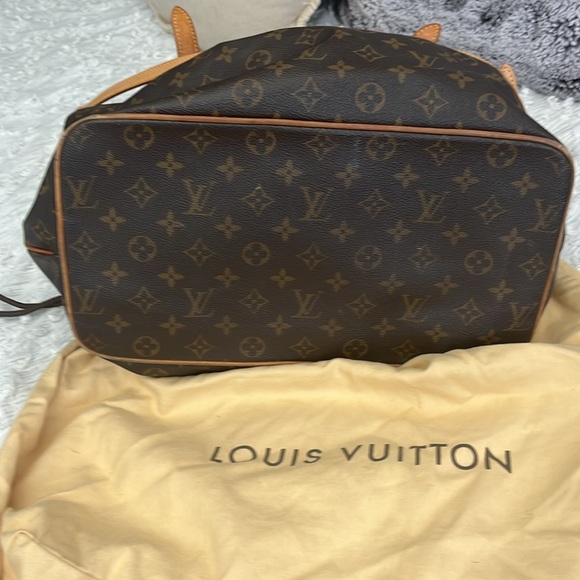 Authentic Large Louis Vuitton Handbag - Picture 4 of 10